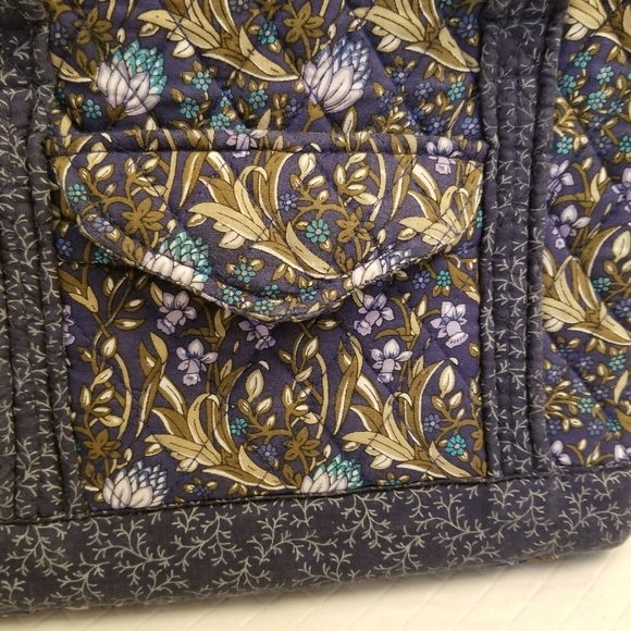 Blue Floral Quilted Purse 2 Small Pockets Outside Organizer Inside 10 X 10 X 3.5 - Picture 8 of 9